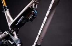 COMMENCAL META TR BRONZE 13 COMMENCAL META TR BRONZE -BIKE shop 22METATRALC10371C 03 2000