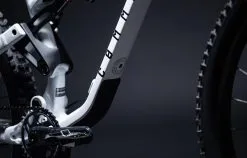 COMMENCAL META TR PURE WHITE -BIKE shop 22METATRALC 04 2000